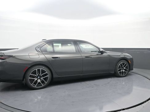 New 2026 BMW 750e xDrive AWD/4WD image 8