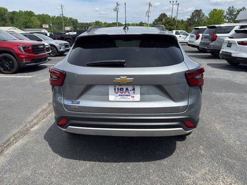 New 2026 Chevrolet Trax LT w/ Driver Confidence Package FWD image 4