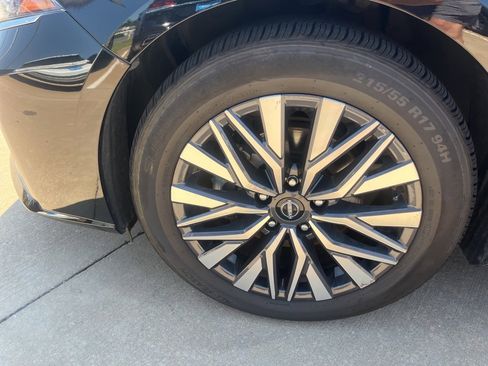 Used 2024 Nissan Altima 2.5 SV image 19