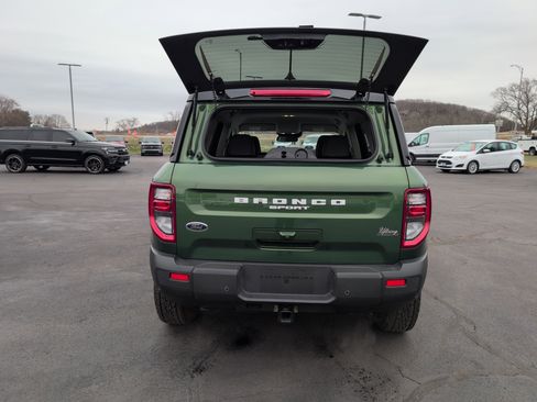 Used 2025 Ford Bronco Sport Badlands image 10
