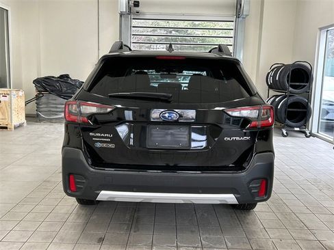 Used 2020 Subaru Outback Limited image 3