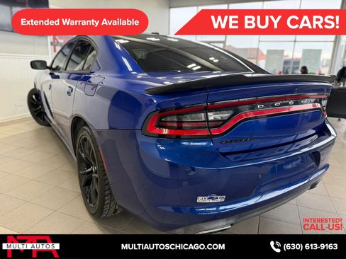 Used 2018 Dodge Charger SXT w/ Blacktop Package RWD image 7