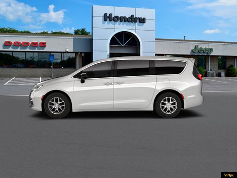 New 2026 Chrysler Pacifica Select image 3