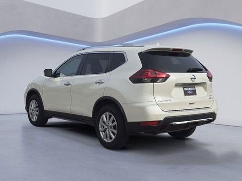 Used 2019 Nissan Rogue SV image 4