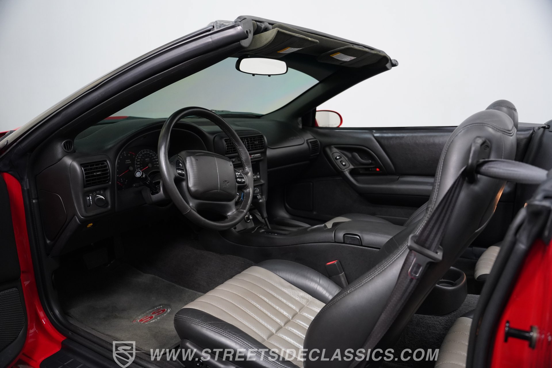 Used 2002 Chevrolet Camaro Z28 w/ SS Performance/Appearance Pkg RWD image 4