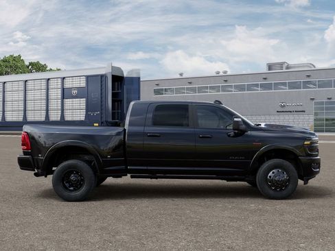 New 2026 RAM 3500 Limited AWD/4WD image 21