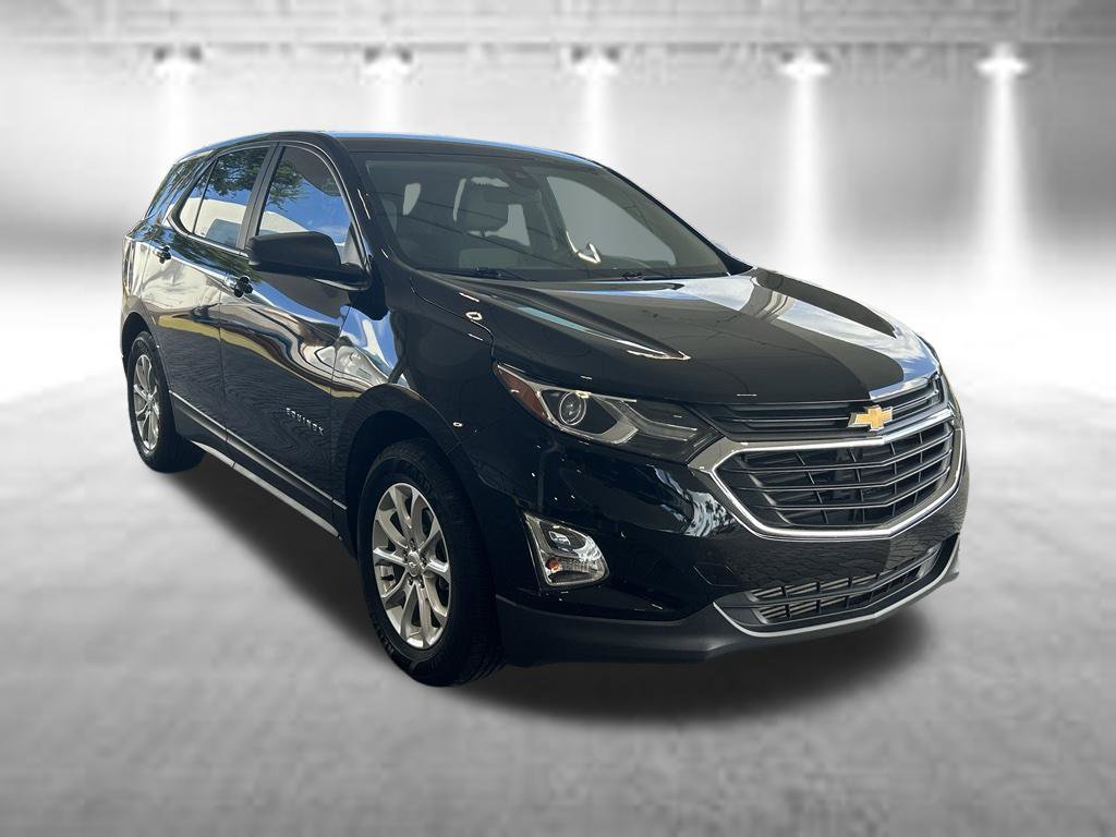 Used 2020 Chevrolet Equinox LS w/ LS Convenience Package FWD image 2