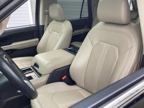 Used 2024 Ford Expedition Max Limited image 6