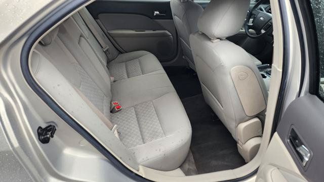 Used 2010 Ford Fusion SE FWD image 15