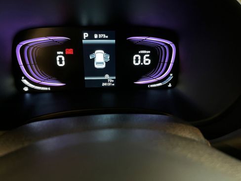 Used 2025 Kia Soul LX w/ LX Technology Package FWD image 39