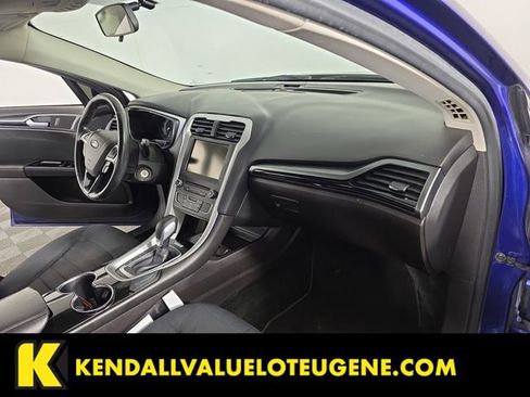 Used 2016 Ford Fusion SE FWD image 18