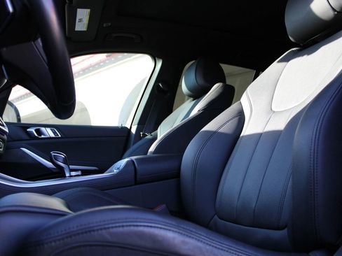Used 2022 BMW X5 sDrive40i w/ Premium Package image 32