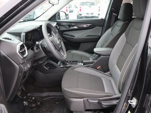 Used 2024 Chevrolet TrailBlazer LT image 4