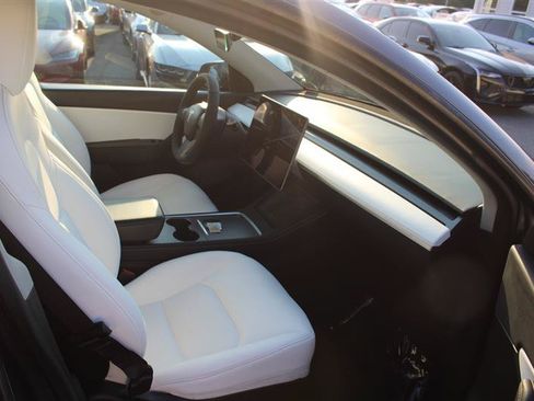Used 2021 Tesla Model Y Long Range AWD/4WD image 10