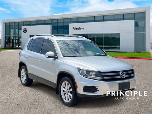 Used 2017 Volkswagen Tiguan Wolfsburg Edition AWD/4WD image 3
