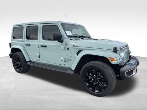 Used 2023 Jeep Wrangler Unlimited Sahara w/ Cold Weather Group image 3