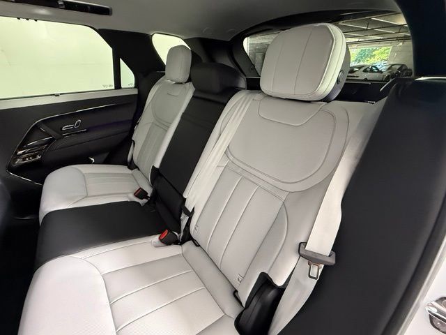 New 2027 Land Rover Range Rover Sport Battersea AWD/4WD image 19