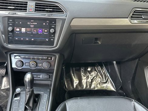 Used 2018 Volkswagen Tiguan SE image 27