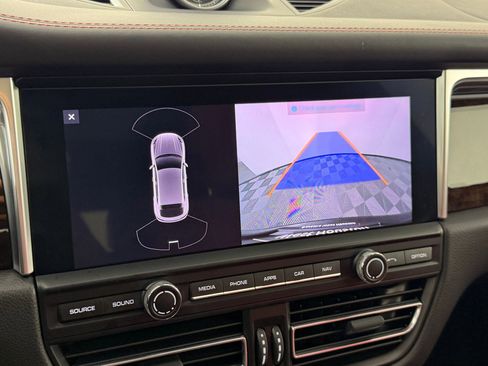 Certified 2020 Porsche Macan Turbo image 24