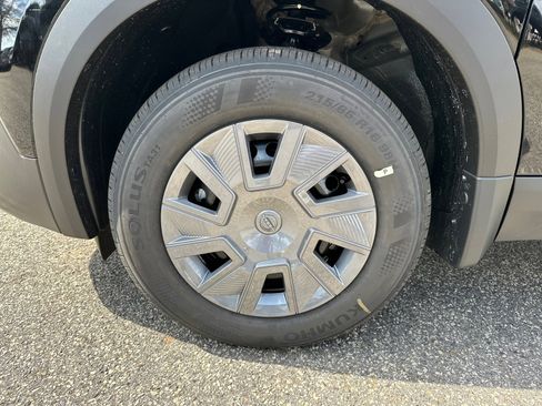 New 2026 Nissan Kicks S image 11