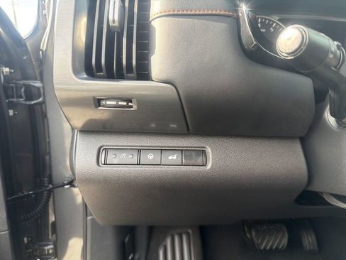 Used 2025 Nissan Pathfinder Rock Creek image 39