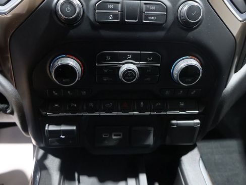 Used 2020 Chevrolet Silverado 1500 High Country w/ Technology Package image 30