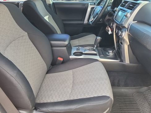 Used 2016 Toyota 4Runner SR5 image 11