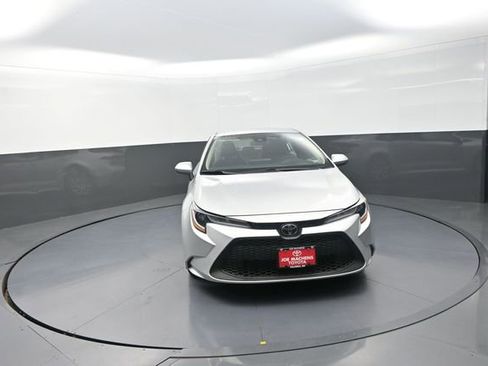 Used 2022 Toyota Corolla LE FWD image 28