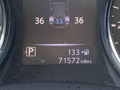 Used 2017 Nissan Rogue Sport SV w/ SV Premium Package image 22