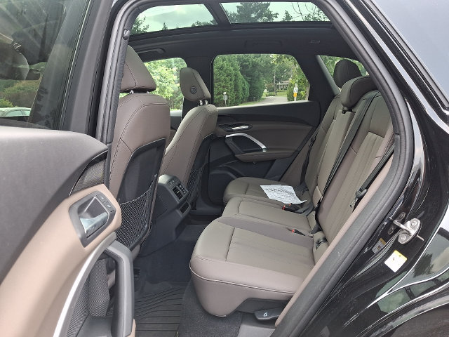 Used 2025 Audi Q5 Premium w/ Convenience Package AWD/4WD image 10