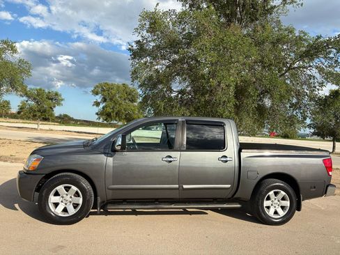 Used 2005 Nissan Titan LE w/ (T01) Tow Pkg RWD image 3