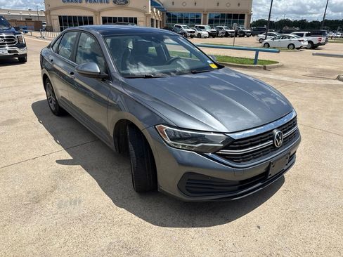 Used 2023 Volkswagen Jetta SE FWD image 18