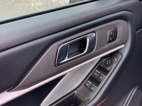 Used 2025 Ford Explorer ST AWD/4WD image 18