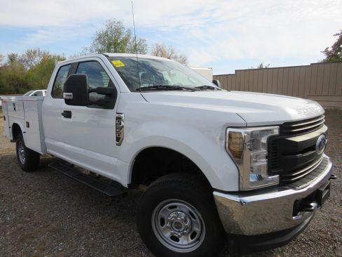 Used 2019 Ford F250 XL w/ XL Value Package image 3