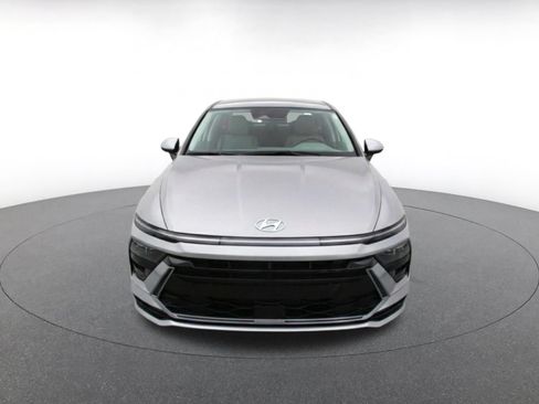 Used 2025 Hyundai Sonata SEL FWD image 2