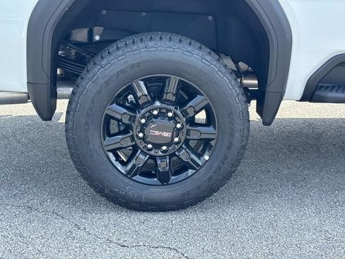 New 2026 GMC Sierra 2500 AT4 w/ AT4 Premium Plus Package AWD/4WD image 11