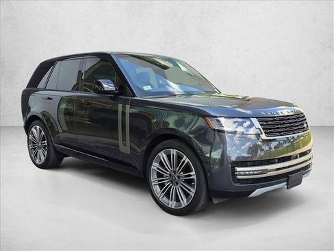 Used 2025 Land Rover Range Rover SE AWD/4WD image 3