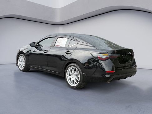 Used 2023 Nissan Sentra SV FWD image 3