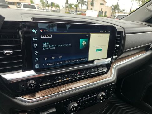 Used 2025 Chevrolet Silverado 1500 LT image 26