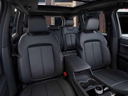 New 2026 Jeep Grand Cherokee Limited w/ Limited Altitude Package AWD/4WD image 16