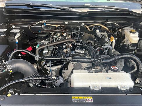 Used 2025 Toyota Tacoma SR5 AWD/4WD image 13
