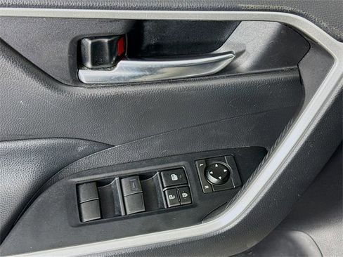 Certified 2021 Toyota RAV4 XLE image 17