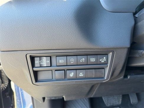 Used 2022 Toyota Tundra Limited image 18