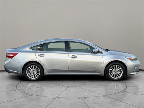 Used 2018 Toyota Avalon Limited image 7