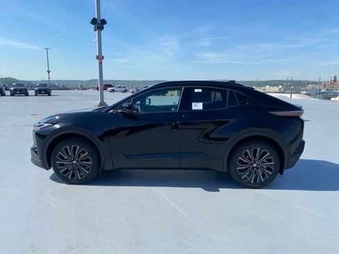 New 2026 Toyota C-HR AWD/4WD image 7