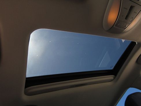 Used 2016 INFINITI Q70 L 3.7 w/ Deluxe Touring Package image 8