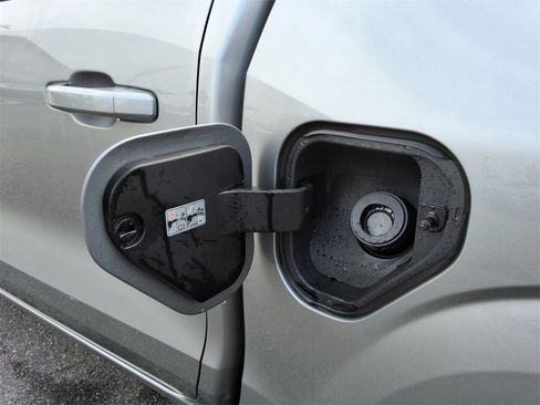 Certified 2024 Chevrolet Colorado Z71 w/ Z71 Convenience Package 2 image 11