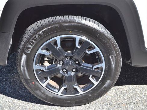 Used 2023 Jeep Renegade Latitude image 13