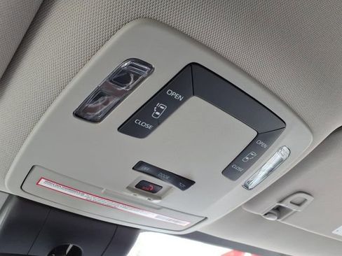 Certified 2024 Toyota Sienna LE FWD image 30