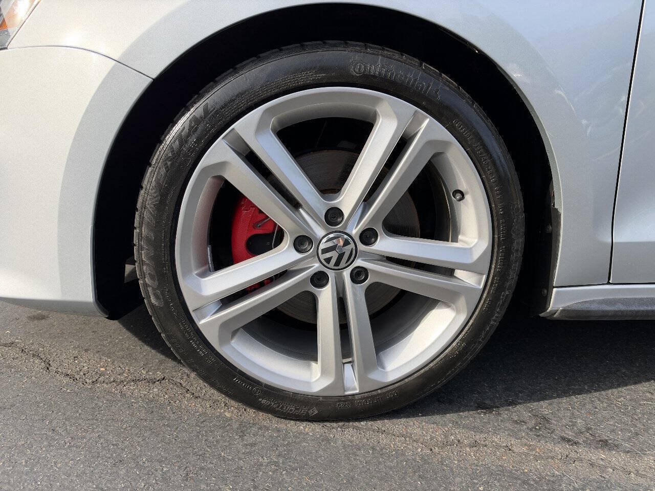 Used 2015 Volkswagen Jetta GLI SE FWD image 19